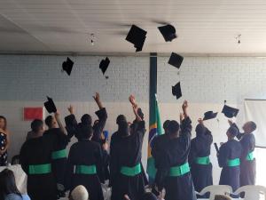 Socioeducandos do Recanto das Emas se formam em curso profissionalizante
